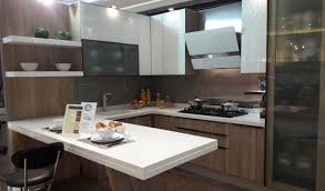 Gambar kitchen set minimalis terbaru dengan keramik dinding dapur unik. Tips Memilih Desain Kitchen Set Untuk Ide Dapur Indah Di Rumah Modern