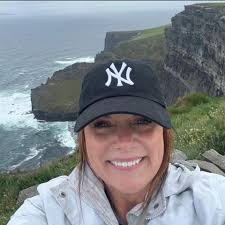 Where to eat dinner and get an Uber in Miami Downtown/Brickell Area for a  group of 6?