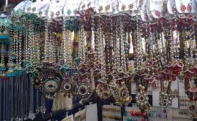 Tulsi baug market in pune where you get all kinds of clothing,,jewellery,footwear,and so on.tulsi baug is one of the famous market in pune for shopping #tul. Adventure At Tulsi Baug Historic Amazing Adventurous Gopal