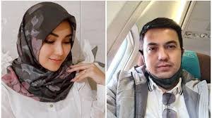 Bersama anggota keluarganya, ayu ting ting diketahui mendatangi tps 9, kelurahan mekar jaya, depok, jawa barat, dengan berjalan kaki. Komentar Sahrul Gunawan Pada Foto Ayu Ting Ting Berhijab Disorot Roy Geurts Juga Beri Respons Banjarmasin Post