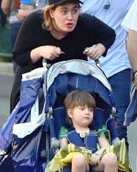 Da hadde de vært sammen i sju år, og i 2012 fikk de sønnen angelo (8) sammen. Simon Konecki Wiki Adele Husband Age Bio Family Net Worth Kids