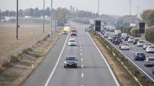 Maybe you would like to learn more about one of these? Vaud Un Motard De 23 Ans Se Tue Sur L Autoroute A1 Le Trafic Fortement Perturbe Toute La Matinee