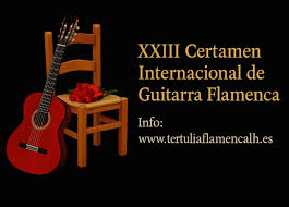 Trofeo de guitarra flamenca sobre un escenario iluminado