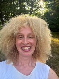 Anyone know of a healer that can help me with some health issues I have  been having desperately want to feel better. Please let me know if you have  been to 1