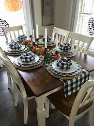 Also noteworthy are the crystals filling up the vase. 51 Beautiful And Cozy Fall Dining Room Decor Ideas Digsdigs
