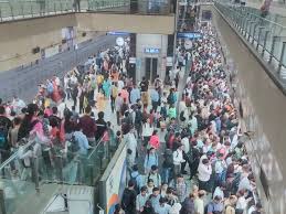 दिल्ली मेट्रो: भारी बारिश से येलो लाइन पर असर, यात्रियों को हुई परेशानी