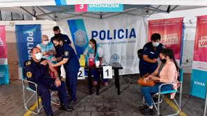 La vicepresidenta podrá hablar 45 minutos y pedir la nulidad, en un discurso que prometen pondrá blanco sobre negro. Empezo La Vacunacion A Policias En Provincia De Buenos Aires Y A Mayores De 80 En Caba Telam Agencia Nacional De Noticias