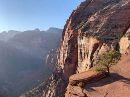 The road through this part of the canyon ( ut 9) passes beneath the arch when approaching the west entrance to. Zion Canyon Overlook Trail Hiking Route Outdooractive Com
