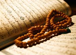 Haram hukumnya baca quran tidak berwudhuk. Benarkah Haram Menyentuh Mushaf Quran Tanpa Wudhu