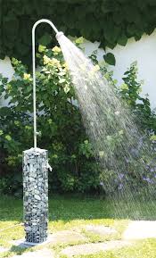 Eine Gartendusche Ermoglicht Ein Erfrischendes Vergnugen An Heissen Tagen Gartendusche Garten Wasserhahn Garten