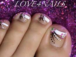 Como mencionamos anteriormente los modelos de uñas para pies pueden ser muchísimos de acuerdo a igual siempre puedes optar por el estilo francés. Diseno De Unas De Pies Francesa Decorados Para Unas