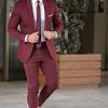 En 2018 le costume homme est ample et large d'épaule. 3