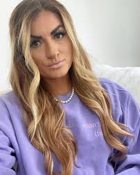 🌸Morning Routine & Ritual🌸 •Tongue Scrape 👅 •Brush teeth 🪥 •Collosol  Milk with cotton round to wipe the skincare from the night before 🥛 •  @supergoop Vitamin C 👙 • @supergoop Play!