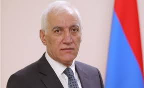 Armenian PM Meets New German Ambassador, Focuses