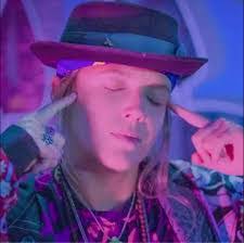 Elton Mack's Instagram, Twitter & Facebook