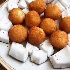 Une Recette Ivoirienne Simple Et Rapide Les Boules Boules De Manioc Ou Agbaclaclo Accompagnees De N Recettes De Cuisine Recettes De Cuisine Africaine Cuisine