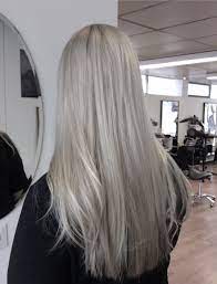 Light Silver Grey Hair Hopean Harmaat Pitkat Hiukset Silver Blonde Hair Hair Styles Pink Hair Dye