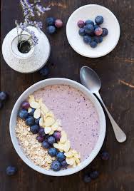 Bol Dejeuner Complet Aux Amandes Aux Bleuets Trois Fois Par Jour Recipe Breakfast Bowls Vegan Smoothie Bowl Smoothie Bowl Recipe