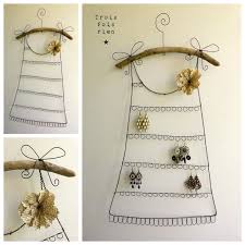 Check out our porte boucle d'oreille selection for the very best in unique or custom, handmade pieces from our shops. L Idee Deco Du Samedi Un Porte Bijoux Robe Floriane Lemarie