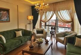 Koltuklarınız eğer koyu ise, daha şeffaf açık tonları kahverengine uyumlu sizlere önerebileceğimiz birden fazla renk kombini bulunur. 2017 Nin Dekorasyon Rengi Yesil