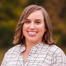 Leslie Lee's Instagram, Twitter & Facebook