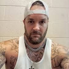 Definitely cold stay warm beautiful 😻