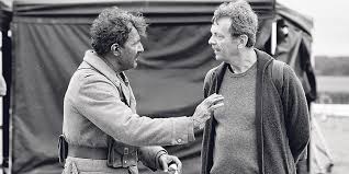 Reviews and scores for movies involving albert dupontel. Quand Albert Dupontel Adapte Au Revoir La Haut Roman De Pierre Lemaitre