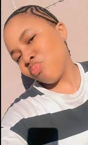 How he sees you When the relationship Is still new. Vs. How he sees you  after impregnating you😭.