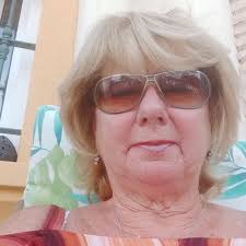 Hi new to group looking at moving to the area my main concern is flies as  the area is quite a bit inland does anyone suffer with flies thank you