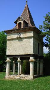 Pigeonniers Dans Le Tarn Creations Sur Toutes Ses Formes Pigeonnier Maisons Insolites Tarn