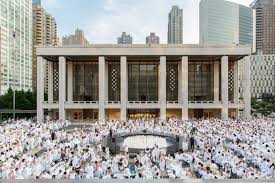 Click below to find out more and rsvp. Le Diner En Blanc The World S Largest All White Dinner Party