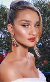 Who made Rosie Huntington-Whiteley's gold earrings?