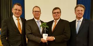 3 einträge hat das telefonbuch für sie ausfindig machen können. Beschlossen Volksbank Weserbergland Und Vr Bank In Sudniedersachsen Wachsen Zusammen Einbeck News Nachrichten Aus Einbeck Und Umgebung