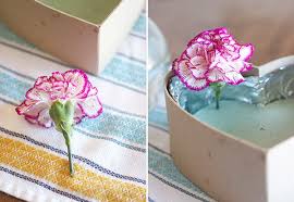 Great for valentine's day, birthdays, mother's day, or lgbtq pride! Diy Floral Heart Valentine S Day Gift Idea The Inspired Room