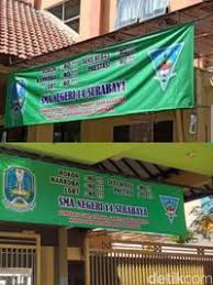 Sekolah berprestasi dan berwawasan adiwiyata, terletak di perum ykp iv blok kk tenggilis mejoyo rungkut surabaya. Sman 14 Surabaya Akan Panggil Siswa Penyebar Foto Spanduk Prestasi No