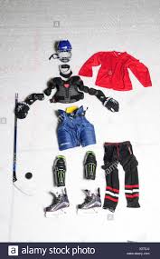 ✔ beliebte marken ✔ jetzt online bestellen! Eishockey Ausrustung Auf Eis Stockfotografie Alamy