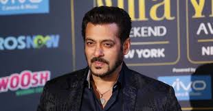 Umur 55 tahun) atau biasa dikenal sebagai srk, adalah seorang pemeran film, produser dan pembawa acara televisi asal india. Keponakan Meninggal Dunia Salman Khan Tulis Ungkapan Duka Di Twitter Okezone Celebrity