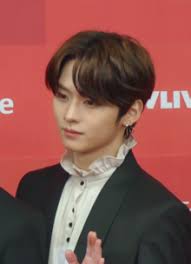 1 profile 2 credits 2.1 stray kids discography 3 filmography 3.1 reality shows 3.2 documentaries 4 solo live broadcasts 5. Lee Know Wikidata