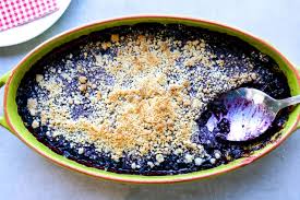 Crumble Amandes Et Bleuets Vegan Une Recette N A Pas Besoin D Etre Compliquee Pour Etre Savoureuse En Voici Blueberry Crumble Vegan Blueberry Almond Recipes