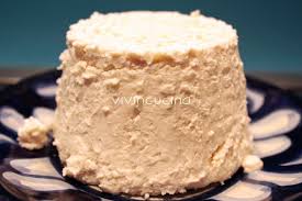 La ricotta fatta in casa è molto simile all'originale anche se non utilizziamo il caglio ed il siero di latte (direi che è simile al primo sale) e vi assicuro che il prodotto finale vi stupirà. Ricotta Fatta In Casa Vivi In Cucina