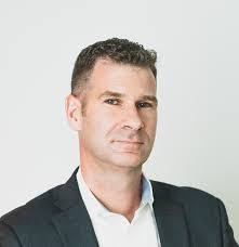 Peter Warren's Instagram, Twitter & Facebook