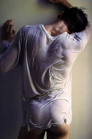 CMNM reveal naked men's beauty