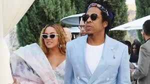 Beyonce dedicates Glaad award to gay uncle who died from HIV