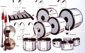 The halftime field shows feature formations that are silly or suggestive shapes, as well as words. Sebagian Alat Alat Marching Band Drum Band Marching Band Band