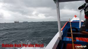 Arti mimpi ombak besar dari gelombang pasang. Catatan Perjalananku Balada Naik Perahu Kecil