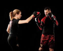 From the back alleys of france to the martial arts world. Diese Ausrustung Brauchst Du Zum Franzosischen Savate Boxen
