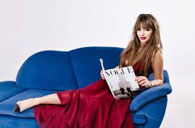 Retarded potentials consider a thought experiment in which a charge q appears at position r 0 at time t=t 1, persists for a while, and then disappears at time t 2.what is the Monika Witek