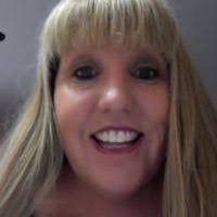 Sandra Stowe (redheadbeachkio)