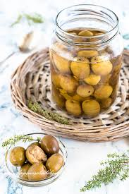 Olive Verdi In Salamoia Come Conservare Le Olive Grosse Verdi Degli Alberi