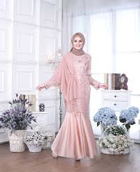 Terdapat aksen belt di bagian pinggang yang kemudian ditambah dengan mutiara putih yang berkilau. Kebaya Modern Terbaru Informasi Tips Dan Foto Aneka Baju Kebaya Modern Terbaru Yang Lagi Trends Busana Hijab Modern Kebaya Muslim Gaun